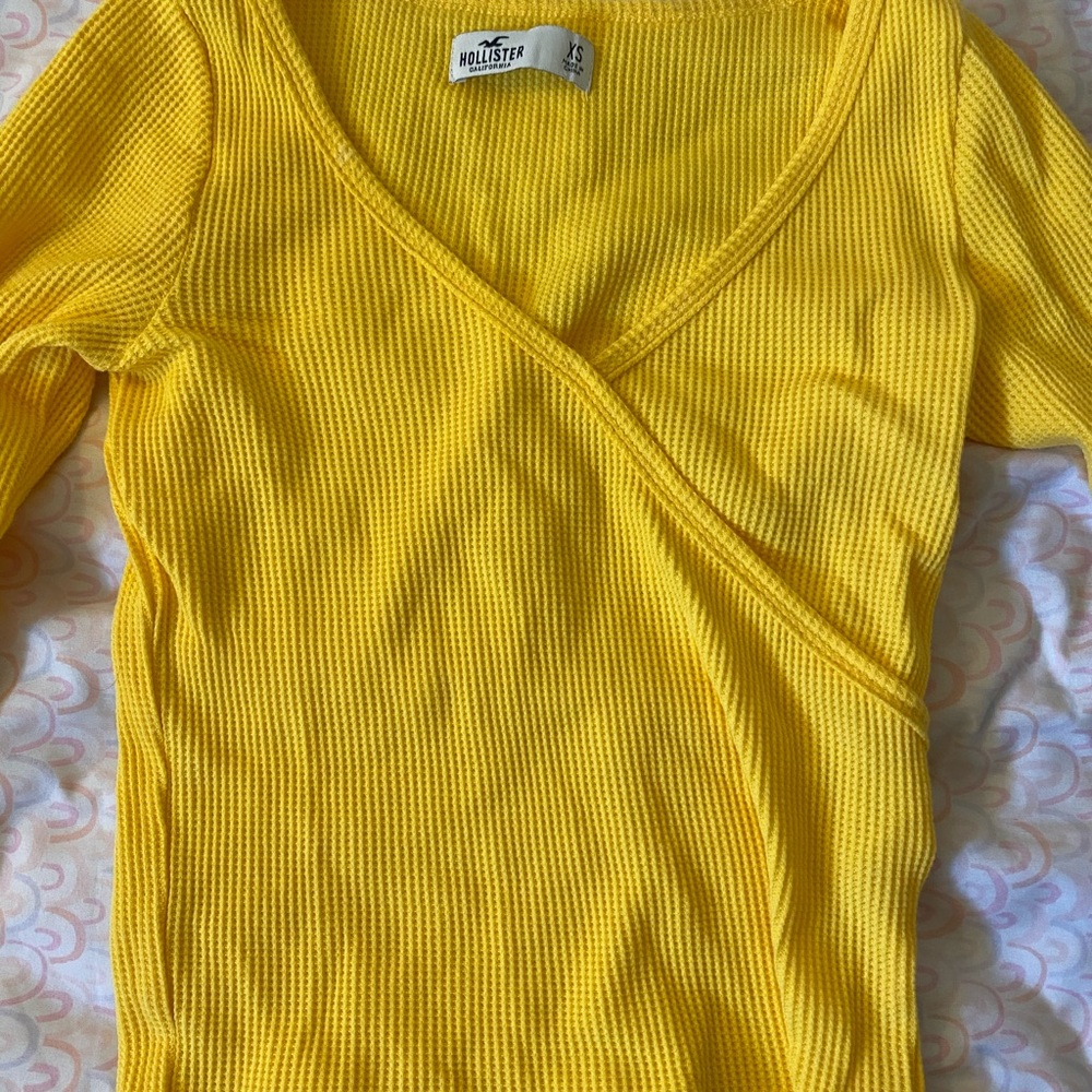 Hollister XS yellow cross wrap sweater